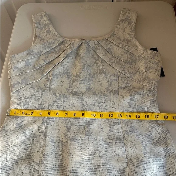 NWT Preston & York Cream and Gray Floral Dress Size 10 With a Coat Size 8. - Picture 13 of 16